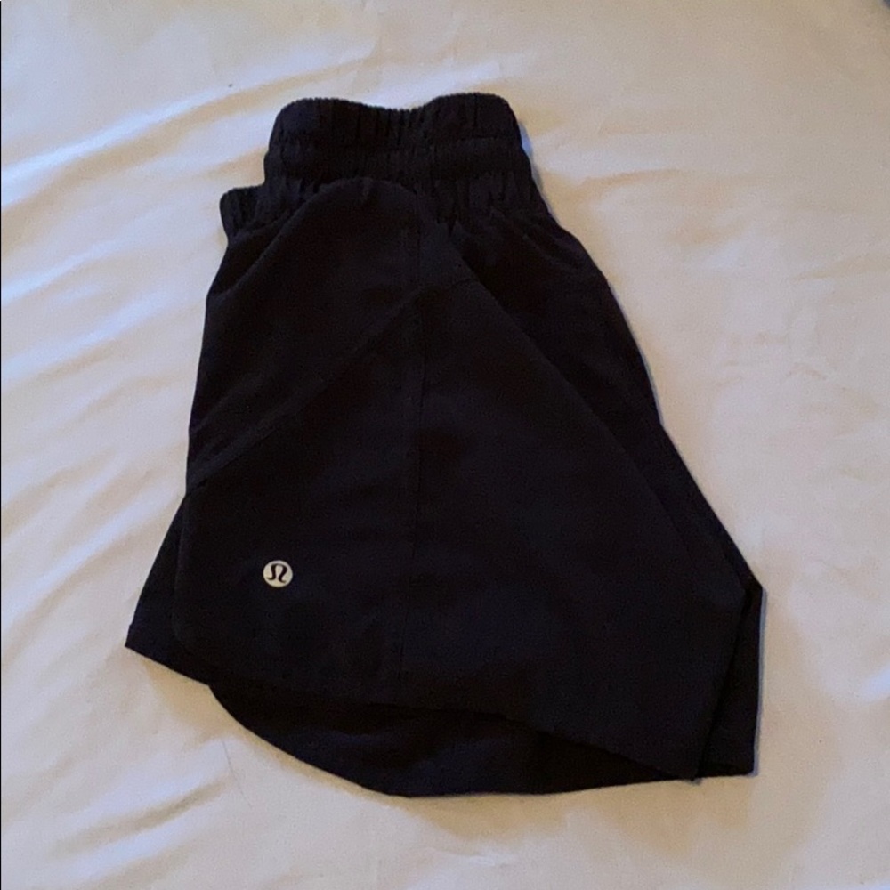 lululemon tracker shorts 4” 🛑SOLD🛑